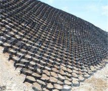 宏祥蜂窩土工格室在穩(wěn)固路基上的優(yōu)勢是什么？