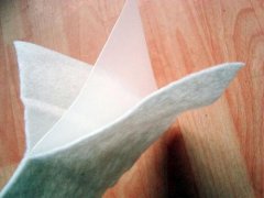 復合土工膜如何復合的生產(chǎn)工藝